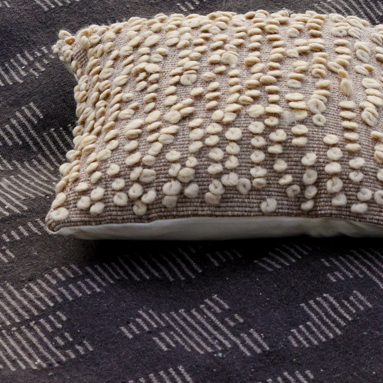 Finarte Silmu Cushion