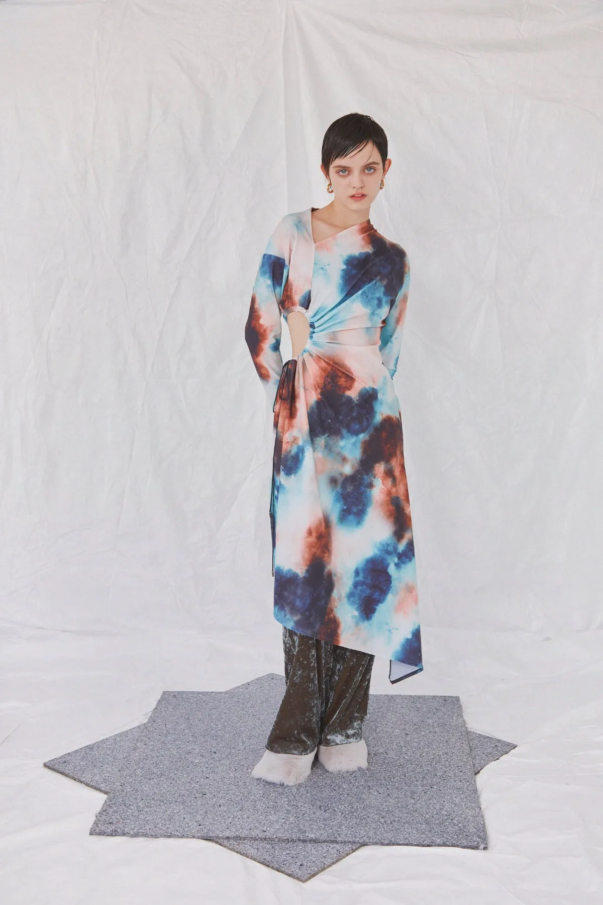 Side hole dress